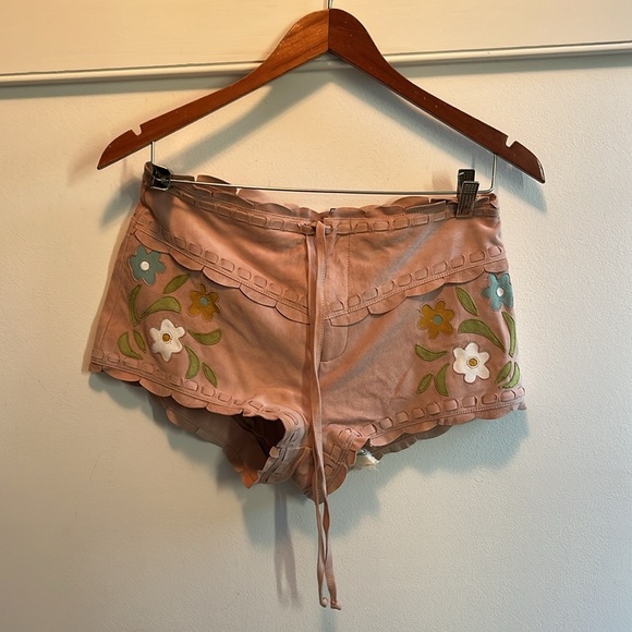 Free People Bali Honeybuzz Suede Shorts by Sorbet Size 4 NWT - Picture 5 of 15